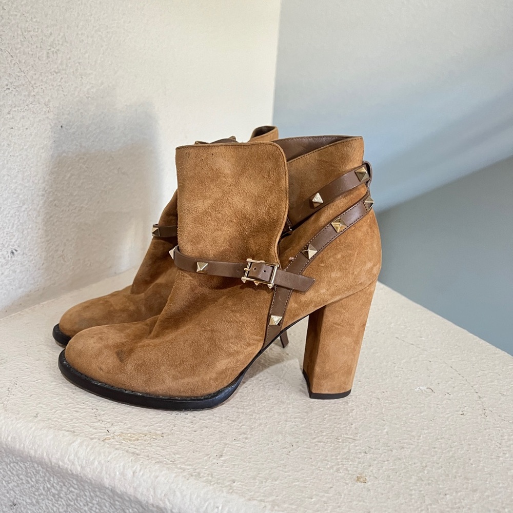 VALENTINO ROCKSTUD Brown Suede Block Heel Boots size 39/ US 9 valentino booties